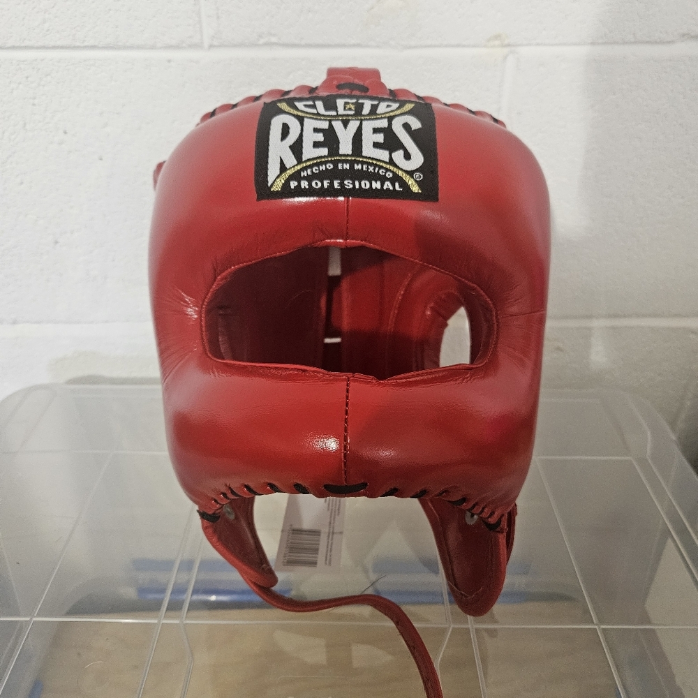 Cleto Reyes Red Boxing Headgear